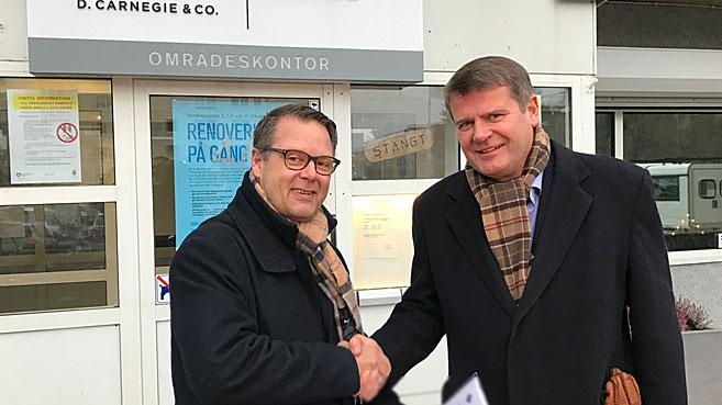 AIK Fotbolls VD Mikael Ahlerup tillsammans med Ulf Nilsson, VD på D. Carnegie & Co.